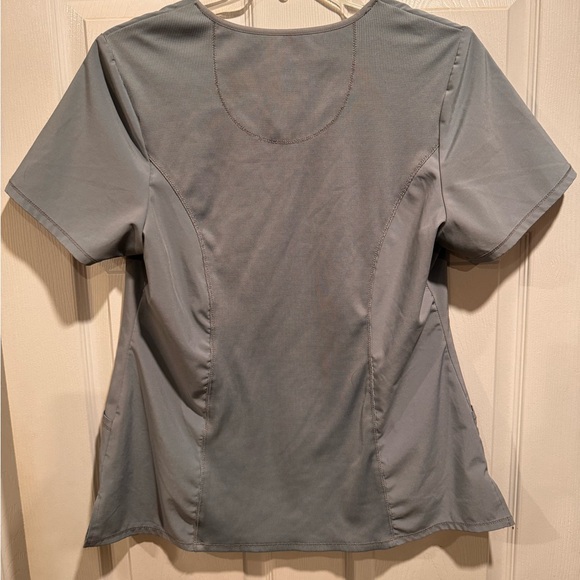 Cherokee Infinity scrub shirt - Picture 2 of 2